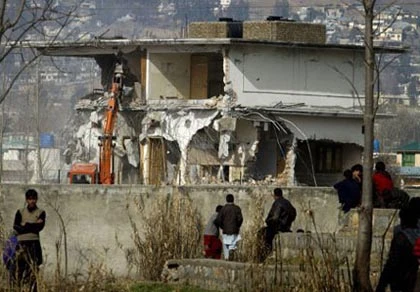 Tìm thấy kinh thánh chứa “mật mã khủng bố” tại hang ổ của Bin Laden ảnh 1