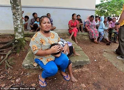 Bà mẹ hai con khoe chòm râu dê ảnh 3