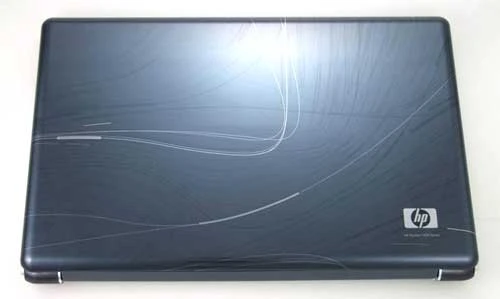 Vỏ máy mang tông màu lạnh với đường vân hấp dẫn. Ảnh: Notebookcheck.