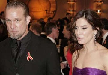 Giới phim khiêu dâm trục lợi trên bất hạnh của Sandra Bullock ảnh 2 Giới phim khiêu dâm trục lợi trên bất hạnh của Sandra Bullock ảnh 2