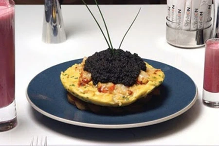 Bữa ăn có giá “trên trời” ảnh 1