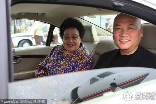 'Đường Tăng' tươi cười bên vợ tỷ phú ảnh 1 'Đường Tăng' tươi cười bên vợ tỷ phú ảnh 1