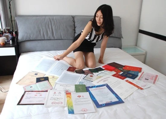 Chuyện 'kiều nữ khoe bằng cấp' phản pháo "girl khoe của" ảnh 1
