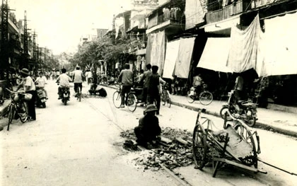 Bút ký "Nhớ tiếng leng keng tàu sớm khuya…" ảnh 1 Bút ký "Nhớ tiếng leng keng tàu sớm khuya…" ảnh 1