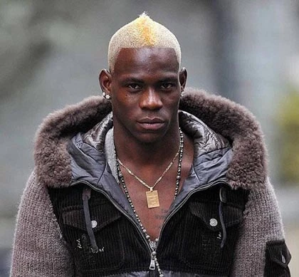 Balotelli gặp vận đen với mái tóc mới ảnh 1