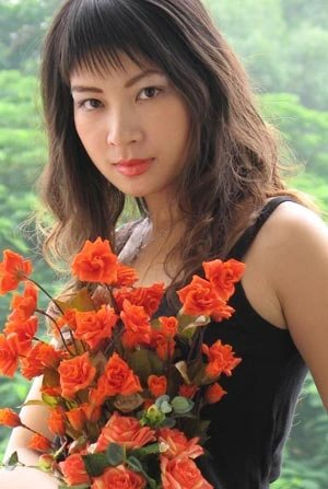 Tác giả của những câu chuyện kinh dị là một cô gái hiện đại... Ảnh nhà văn cung cấp. Tác giả của những câu chuyện kinh dị là một cô gái hiện đại... Ảnh nhà văn cung cấp.