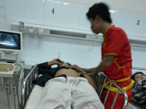 Bị nạn trong lúc... múa lân ảnh 1