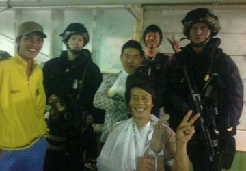 Năm thuyền viên đánh thắng hải tặc Somalia: Dùng dao chống súng ảnh 2