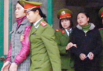 Chủ tịch tỉnh Hà Giang thừa nhận ảnh khỏa thân là của mình ảnh 1