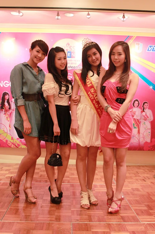 Miss Teen Xuân Mai hội ngộ bạn cũ ảnh 4