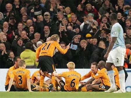 Những khoảnh khắc đẹp của Ngoại hạng Anh 2009-2010 ảnh 7