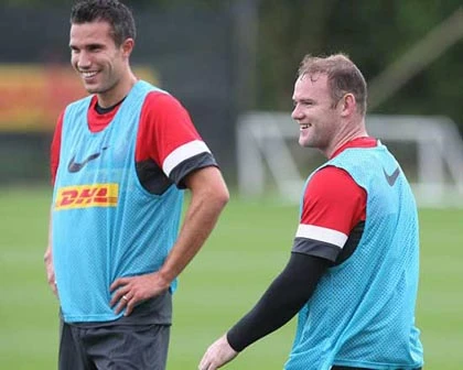 Van Persie dẻo mỏ "thổi" M.U lên tận mây xanh ảnh 2 Van Persie dẻo mỏ "thổi" M.U lên tận mây xanh ảnh 2
