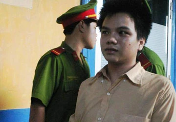 Nam sinh viên say rượu, đâm chết em vợ ảnh 1