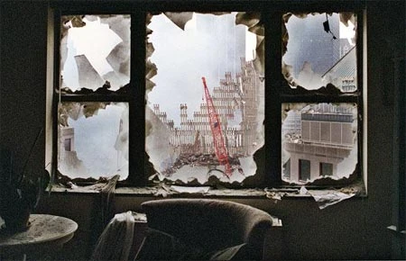 Trưng bày các mảnh vỡ trong vụ sập tòa tháp đôi tại Mỹ ảnh 15