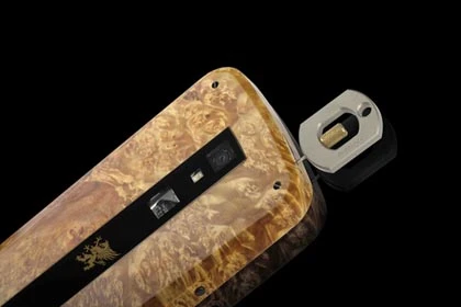 Smartphone vỏ đá giá 75 triệu đồng của Mobiado ảnh 3