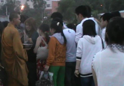 Lật mặt gã sư giả xin tiền ở Suối Tiên ảnh 1