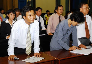 Làm giảng viên kiêm luật sư, được không? ảnh 1