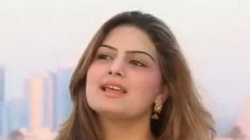 Nữ ca sĩ nổi tiếng Pakistan bị bắn chết ảnh 1