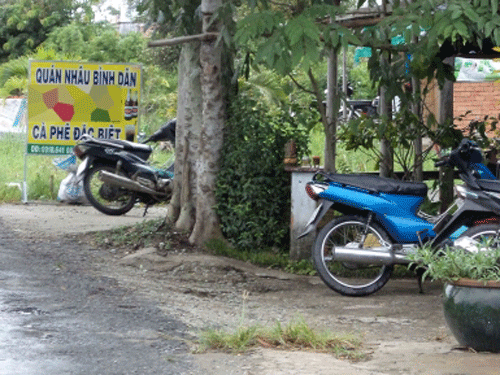 Từ A đến... "á" ở "cà phê mò” ảnh 1