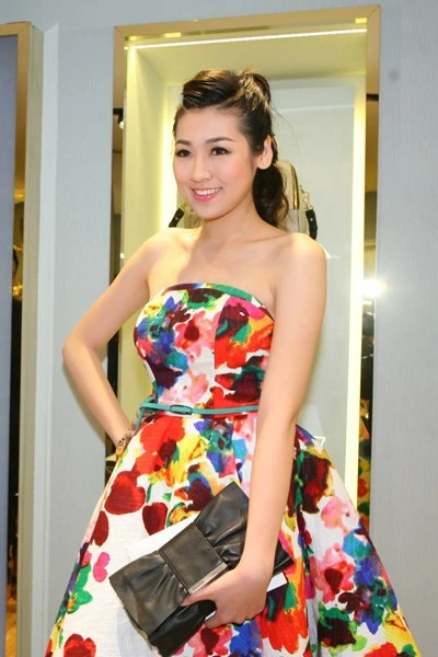 Á hậu Tú Anh thoát khỏi hình ảnh U40 ảnh 1