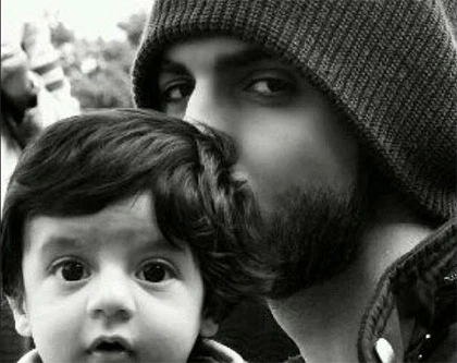 Lộ diện chàng trai bị trục xuất vì... quá đẹp ảnh 4