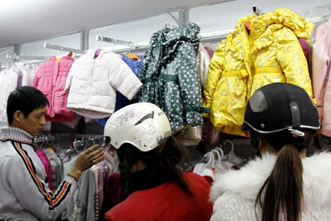 Đắt đỏ như quần áo trẻ em Made in Vietnam ảnh 1