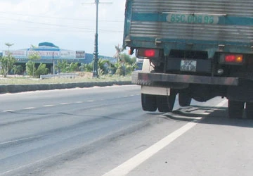 Đường làm chưa xong đã thu phí ảnh 1