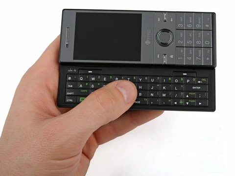 S740 có thân máy dài. Ảnh: Phonearena.