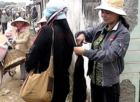 Chợ bán… tóc ảnh 1