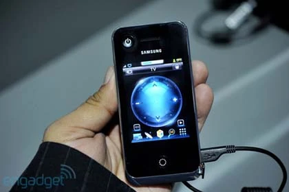 Điều khiển TV thiết kế giống điện thoại iPhone ảnh 3