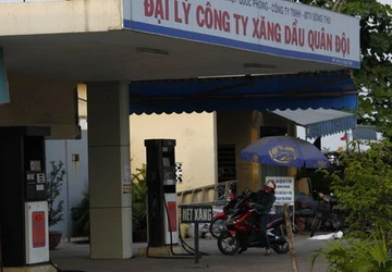 Hàng loạt cây xăng ở miền Trung nghỉ bán ảnh 1