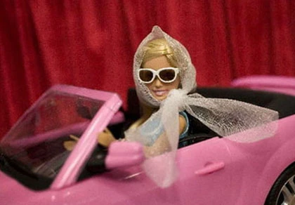 Iran "cấm cửa" búp bê Mỹ ảnh 1