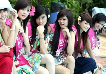 Thi sắc đẹp online: Thiệt thân vì danh ảo ảnh 1 Thi sắc đẹp online: Thiệt thân vì danh ảo ảnh 1