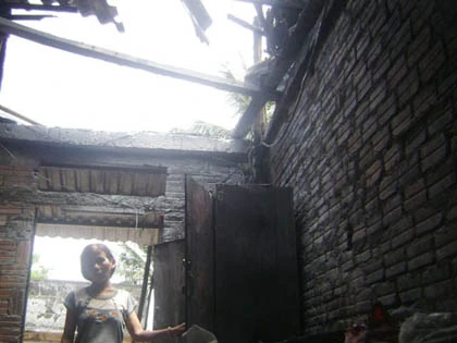 Chập điện, người bệnh trong nhà suýt chết cháy ảnh 1 Chập điện, người bệnh trong nhà suýt chết cháy ảnh 1