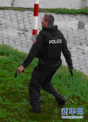 Bị bắt vì tội tuyển người để ăn thịt ảnh 1