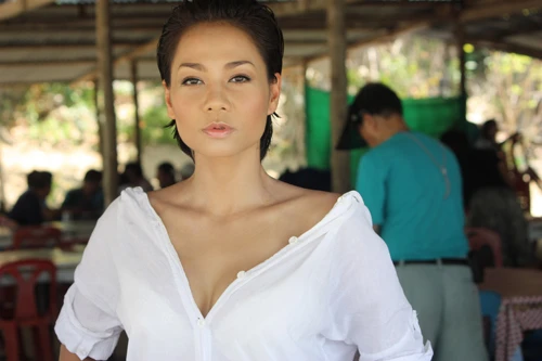 Thu Minh sexy ở biển Phuket ảnh 5