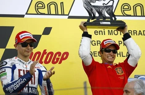 Dani Pedrosa thắng chặng MotoGP nhiều sự cố ảnh 1