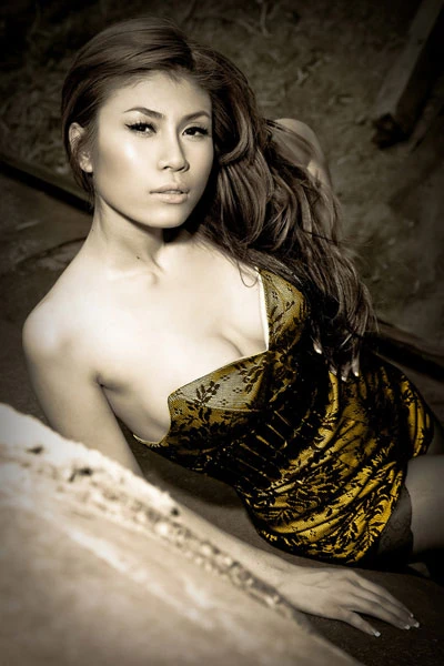 Uyên Trang trở lại nóng bỏng ảnh 1