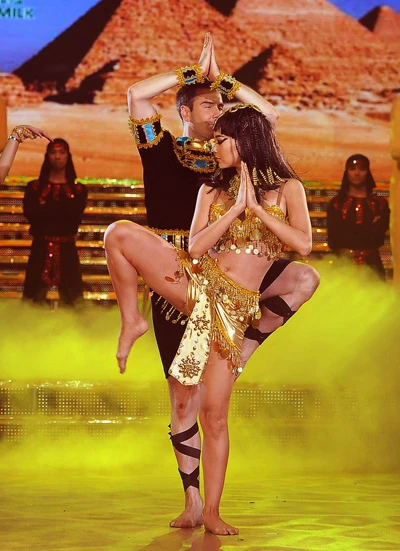 Minh Hằng thăng hoa trong đêm chung kết Bước nhảy Hoàn vũ ảnh 13