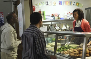 Michelle Obama: Chinh phục người Mỹ và thế giới ảnh 4