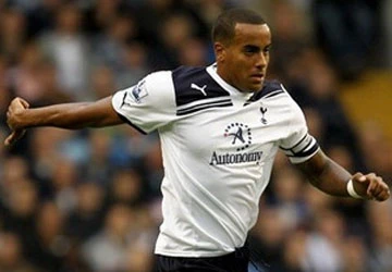 M.U biến Carrick thành "vật tế thần" vì Huddlestone ảnh 1