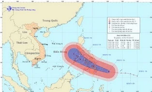 Bão Bopha đang hoạt động mạnh ở gần Biển Đông ảnh 1