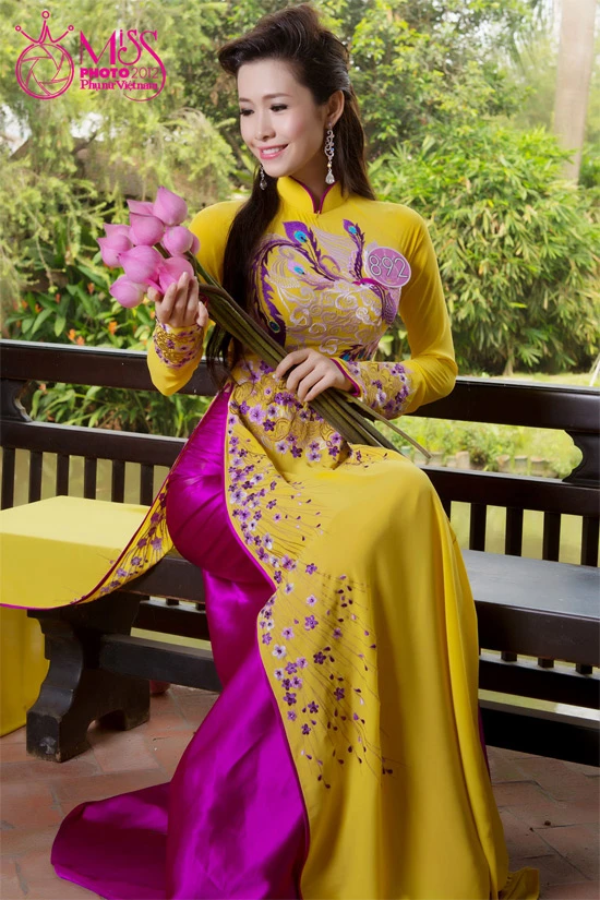 Những shoot hình đẹp của HH phụ nữ VN qua ảnh 2012 ảnh 4