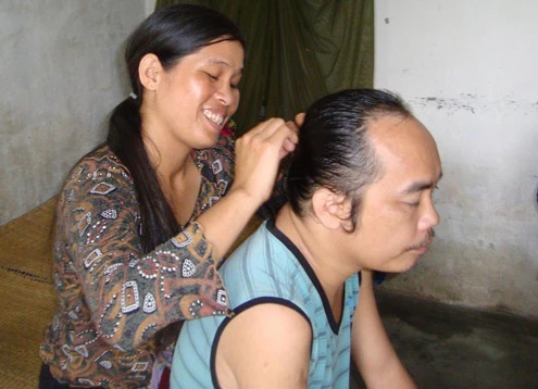 Tình yêu cổ tích của vợ chồng người hát rong ảnh 2