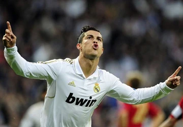 C.Ronaldo và Messi hướng đến kỷ lục của “chiếc giày vàng” Georgescu ảnh 1