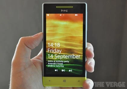 Windows Phone 8S: Smartphone HTC tầm trung cho tín đồ thời trang ảnh 2