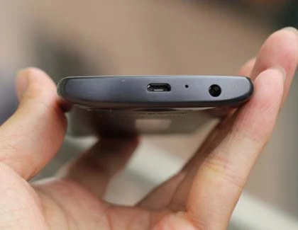 Cận cảnh điện thoại Samsung Bada cao cấp nhất ở VN ảnh 4