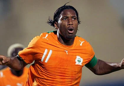 Drogba hào hiệp với quê hương ảnh 1