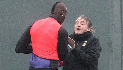 Những vụ “tẩn nhau” nổi tiếng giữa cầu thủ với HLV ảnh 4