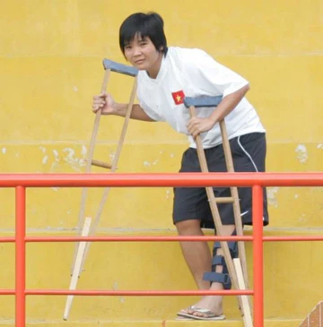 Những bóng hồng trên sân cỏ ảnh 2